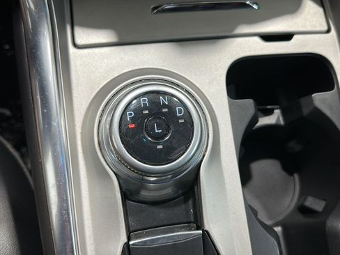 Used 2023 Ford Explorer XLT w/ Equipment Group 202A AWD/4WD image 17