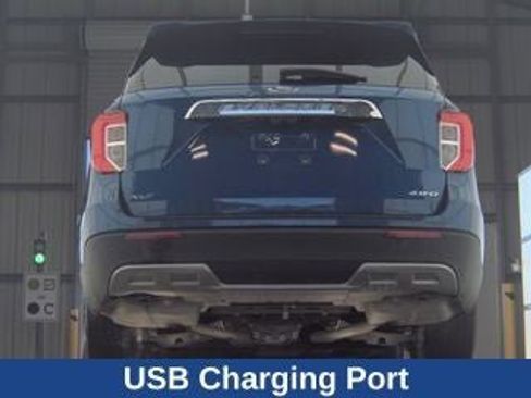 Used 2023 Ford Explorer XLT w/ Equipment Group 202A image 10