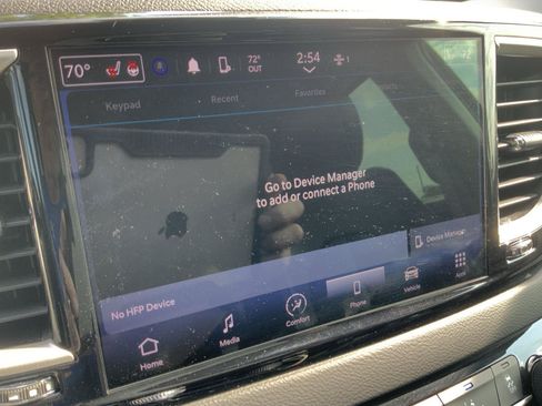 Used 2023 Chrysler Pacifica Touring-L FWD image 37
