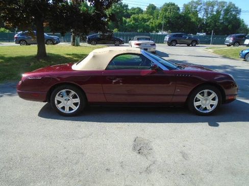 Used 2004 Ford Thunderbird RWD image 8