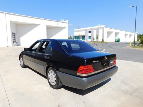 Used 1992 Mercedes-Benz 300 SE image 8
