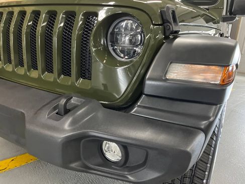 Used 2023 Jeep Wrangler Sport S AWD/4WD image 10