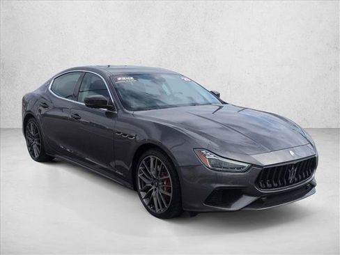 Used 2020 Maserati Ghibli S GranSport image 3