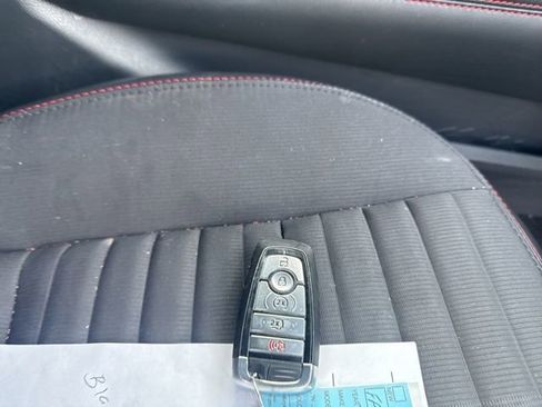 Used 2025 Ford Explorer ST-Line w/ ST-Line Street Pack AWD/4WD image 6