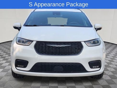 Used 2023 Chrysler Pacifica Touring w/ S Appearance Package FWD image 2