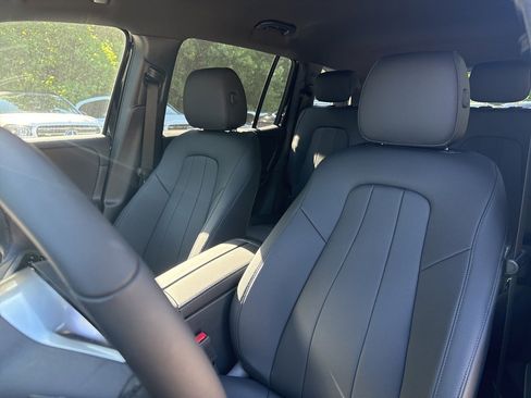 New 2025 Mercedes-Benz GLB 250 4MATIC image 17