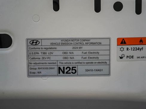 Used 2024 Hyundai Ioniq 5 Limited AWD/4WD image 28