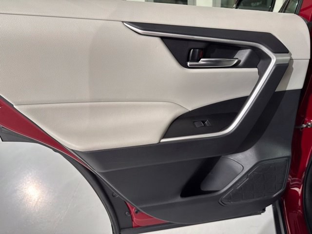 Used 2021 Toyota RAV4 XLE Premium FWD image 15