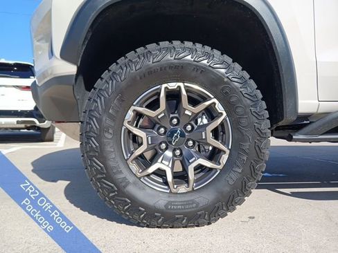 Used 2026 Chevrolet Colorado ZR2 w/ Technology Package image 5