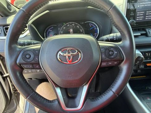 Used 2019 Toyota RAV4 XSE AWD/4WD image 6