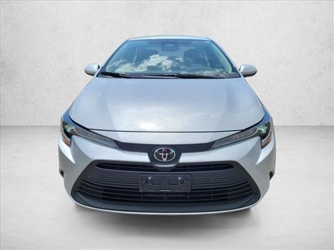 Used 2024 Toyota Corolla LE FWD image 2
