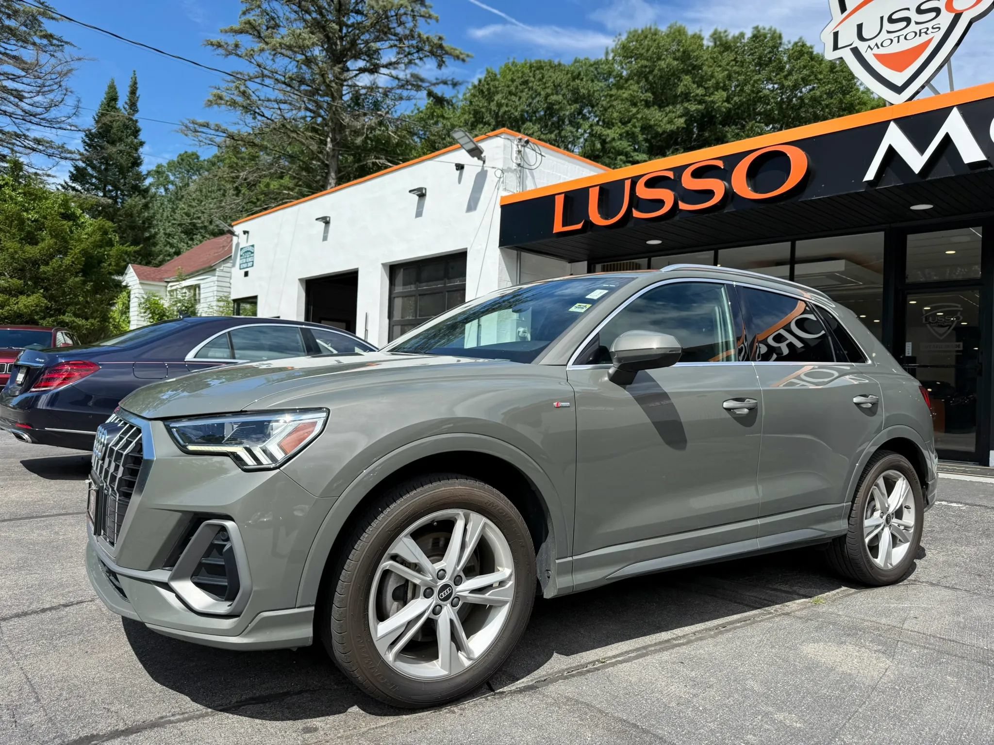 Used 2021 Audi Q3 2.0T Premium Plus w/ Premium Plus Package AWD/4WD image 3