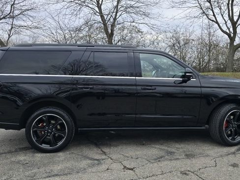 Used 2022 Ford Expedition Max Limited image 18