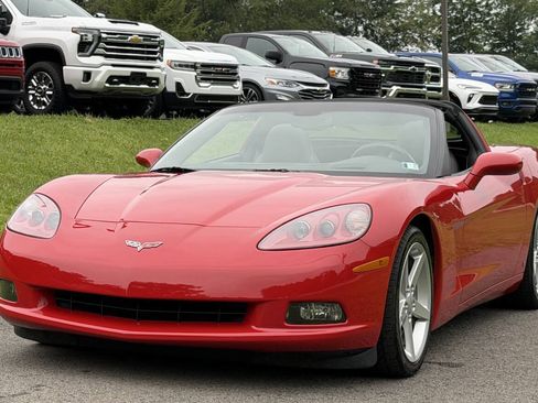 Used 2007 Chevrolet Corvette Coupe w/ Preferred Equipment Group RWD image 12