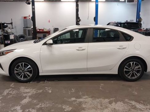 Used 2024 Kia Forte LXS FWD image 43