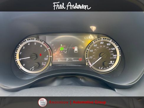 Used 2024 Toyota Highlander LE image 2