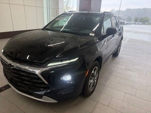 Used 2024 Chevrolet Blazer LT w/ Convenience Package FWD image 2