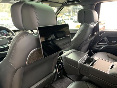 Used 2025 Land Rover Range Rover Autobiography image 28