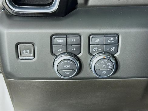 Used 2023 GMC Sierra 1500 Denali w/ Denali Reserve Package AWD/4WD image 10