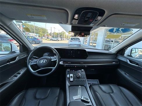 Certified 2023 Hyundai Palisade Limited w/ Cargo Package image 18