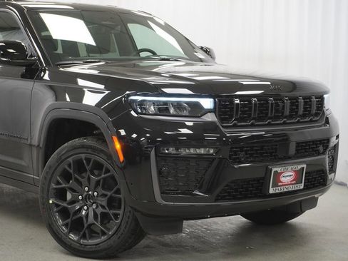 New 2026 Jeep Grand Cherokee L Summit AWD/4WD image 3