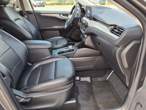 Used 2022 Ford Escape SEL FWD image 12