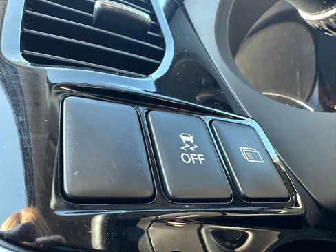 Used 2018 Mitsubishi Outlander SE image 13