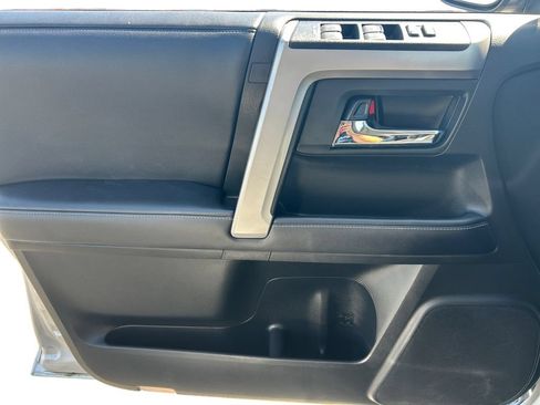 Used 2019 Toyota 4Runner SR5 AWD/4WD image 14