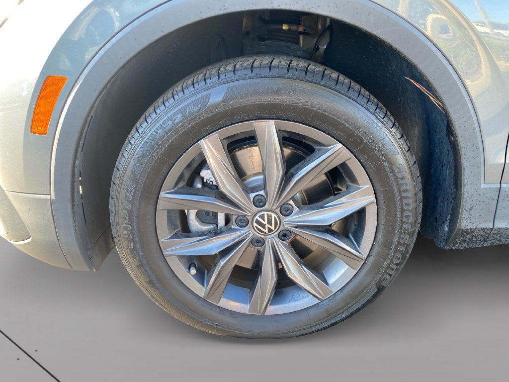 Used 2023 Volkswagen Tiguan SE FWD image 28