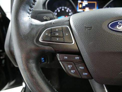 Used 2017 Ford Focus SEL w/ Cold Weather Package FWD image 27