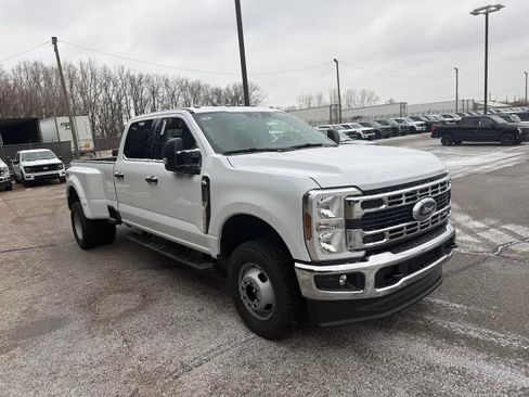 New 2026 Ford F350 XLT image 4