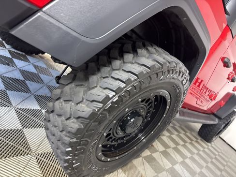 Used 2020 Jeep Gladiator Sport w/ Quick Order Package 24S image 33