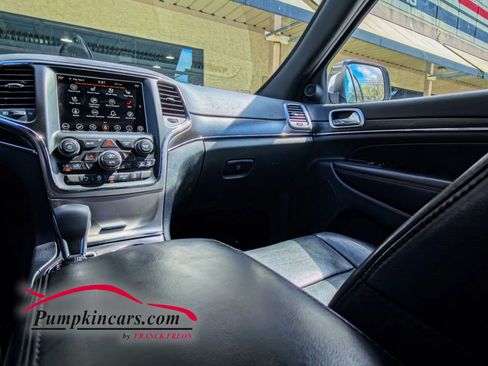 Used 2018 Jeep Grand Cherokee Limited w/ Luxury Group II image 39