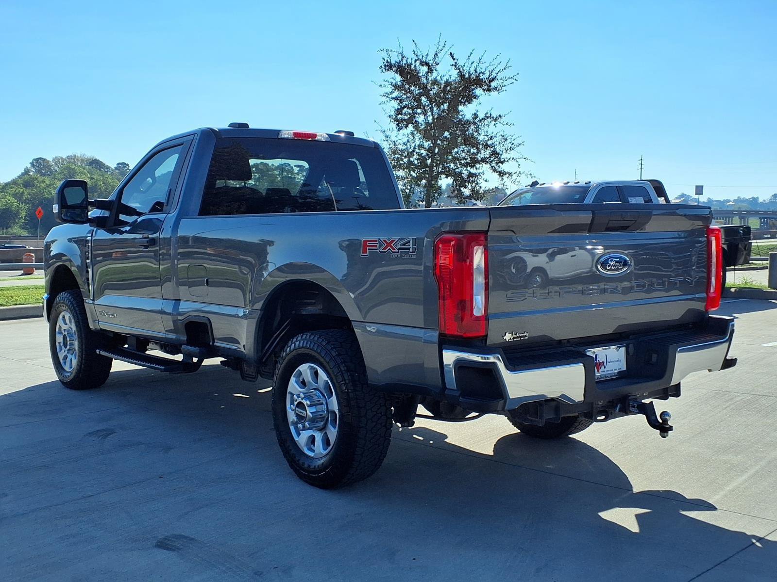 Used 2023 Ford F350 XLT w/ FX4 Off-Road Package AWD/4WD image 2