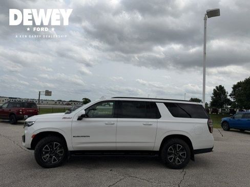 Used 2022 Chevrolet Suburban Z71 w/ Off-Road Capability Package AWD/4WD image 5
