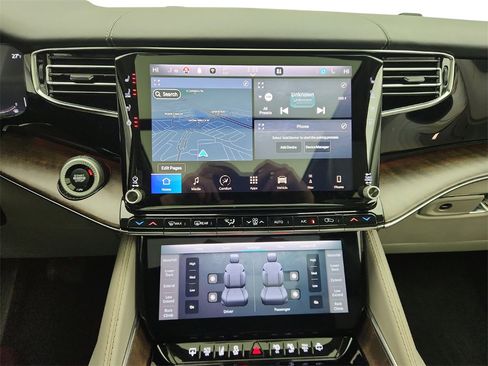 Used 2022 Jeep Grand Wagoneer Series II w/ Convenience Group III image 19