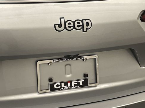 Used 2021 Jeep Grand Cherokee L Overland w/ Advanced Protech Group III AWD/4WD image 27