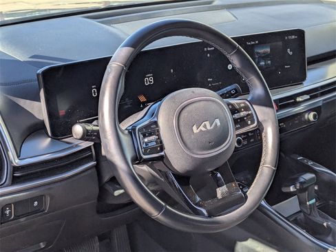 Used 2024 Kia Sorento S image 15