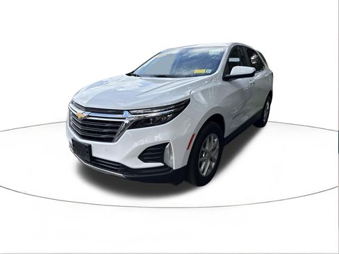 Used 2024 Chevrolet Equinox LT AWD/4WD image 4