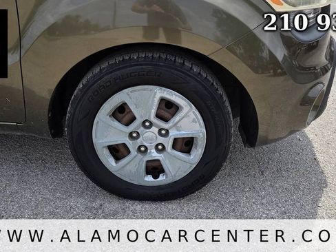 Used 2013 Kia Soul FWD image 12