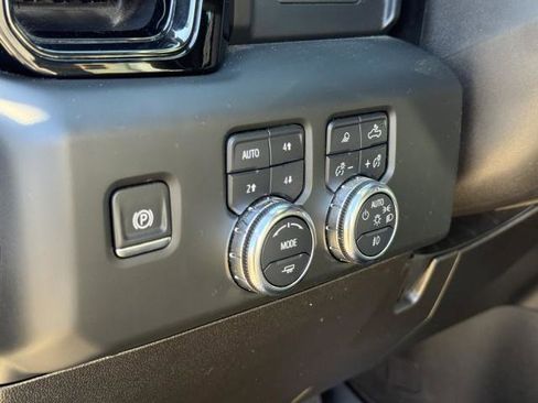 Used 2024 GMC Sierra 2500 AT4 w/ AT4 Preferred Package image 22