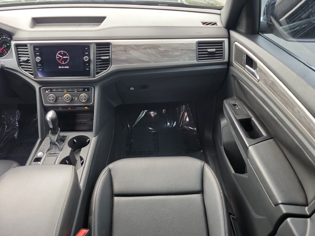 Used 2020 Volkswagen Atlas Cross Sport SE FWD image 15