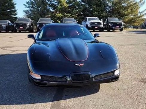 Used 2004 Chevrolet Corvette Coupe image 3