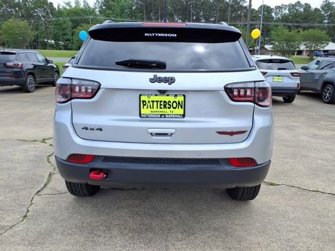 Used 2024 Jeep Compass Trailhawk AWD/4WD image 3