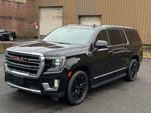Used 2023 GMC Yukon XL SLT w/ SLT Luxury Package AWD/4WD image 1