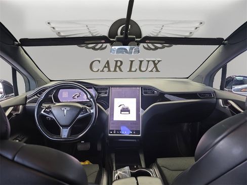 Used 2018 Tesla Model X 75D image 11
