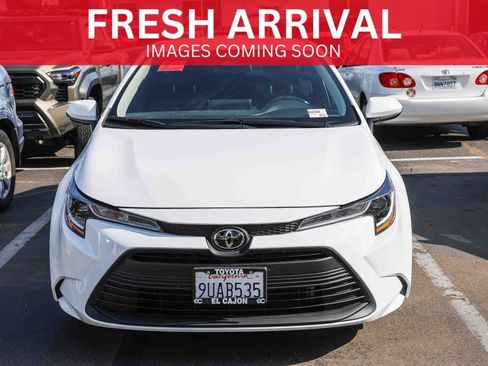 Used 2025 Toyota Corolla LE w/ LE Premium Package FWD image 1