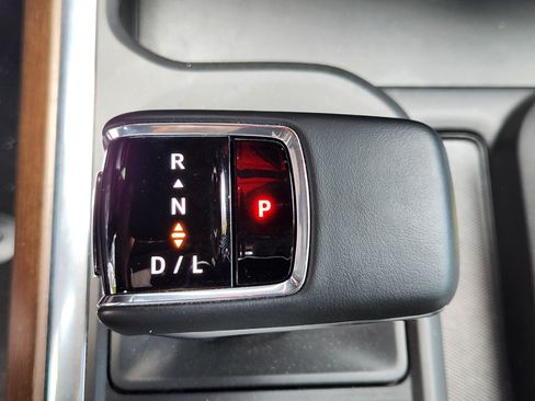 Used 2024 Chevrolet Silverado 1500 High Country w/ Technology Package AWD/4WD image 11