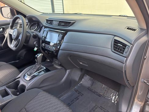 Used 2018 Nissan Rogue S FWD image 13