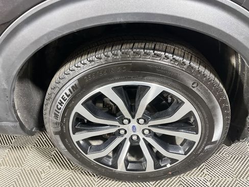 Used 2025 Ford Explorer ST-Line image 10